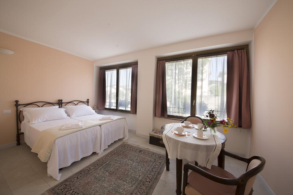 ميروني B&B Lambroriver الغرفة الصورة